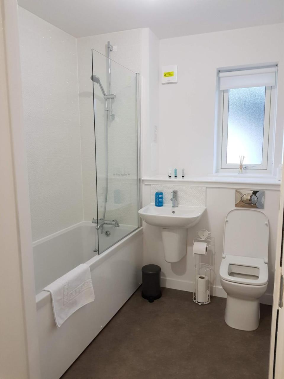 1 Royal View Apartments 스털링 외부 사진
