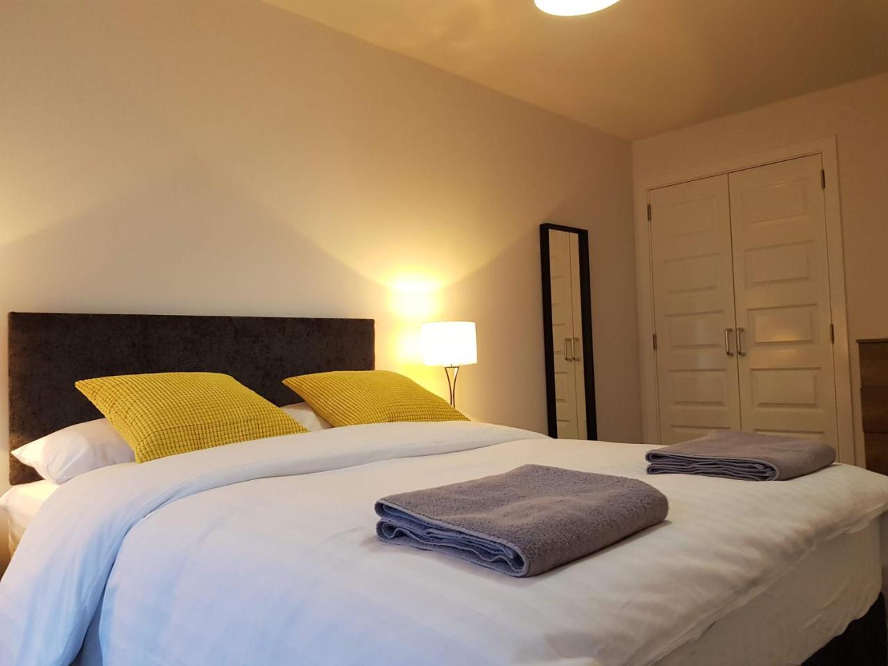 1 Royal View Apartments 스털링 외부 사진