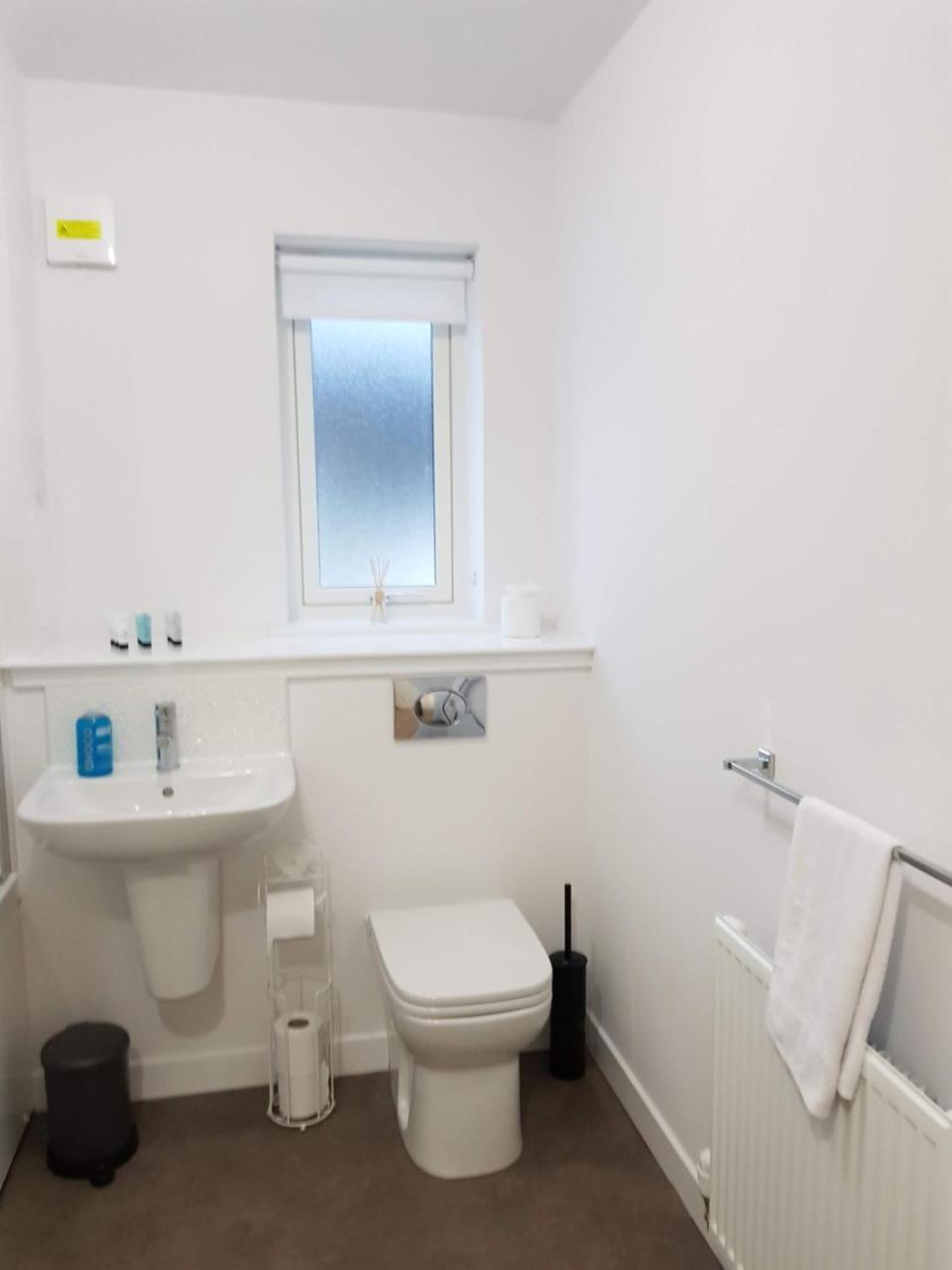1 Royal View Apartments 스털링 외부 사진